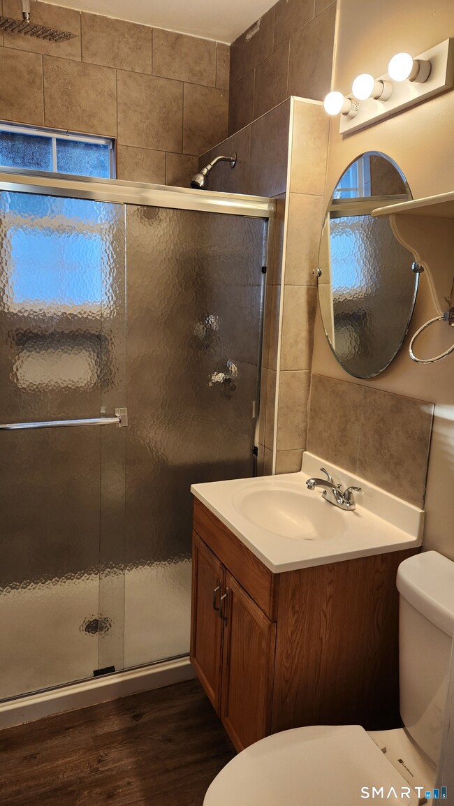 Building Photo - 22 King St