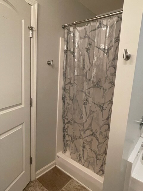 Standup shower - 709 Elton Ave