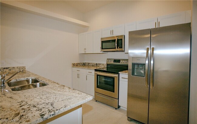 Building Photo - 1307 SE 8th Pl