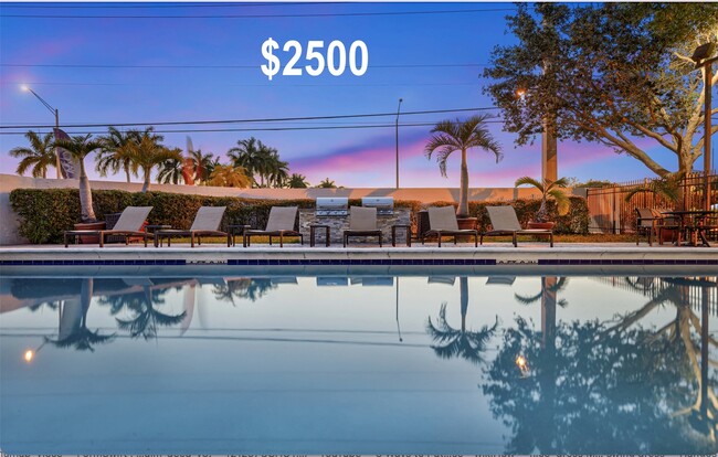 SWIMMING POOL - 7001 Environ Blvd