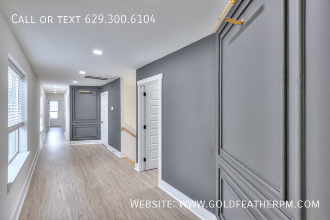 Building Photo - 402B E Trinity Ln-