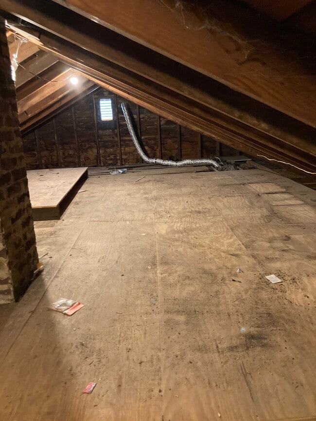 Building Photo - 108 S Main St