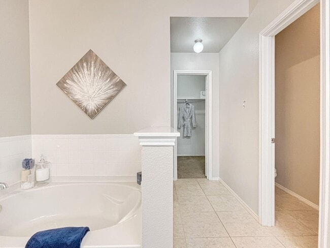 Building Photo - 4408 Dashland Dr