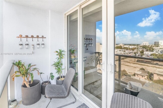 Building Photo - 401 69th St