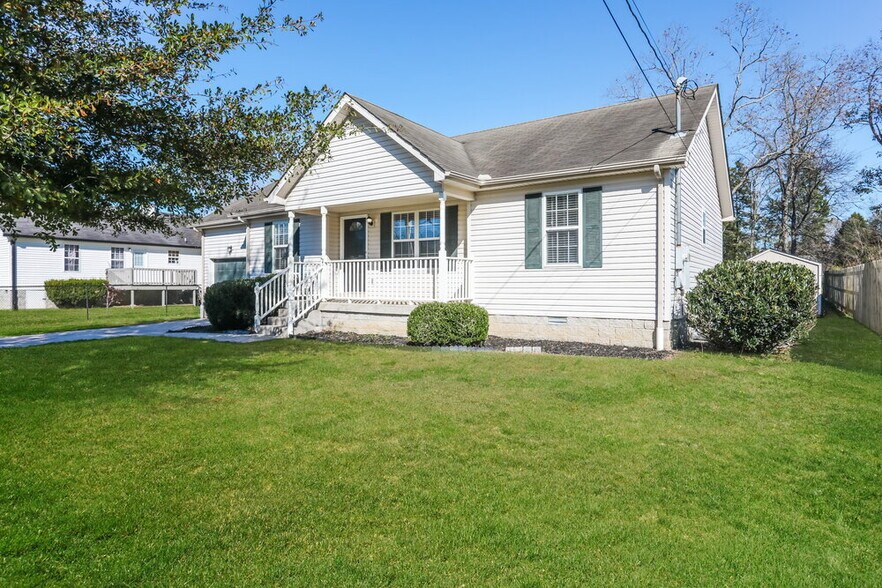 Building Photo - 420 Wildwood Dr