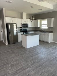 Building Photo - Airport Heights-Weslaco