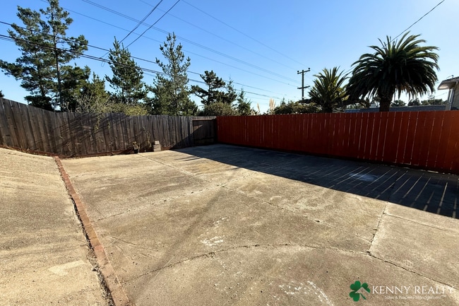 Building Photo - Bright and Spacious 3BD/3BA Home with Bonu...