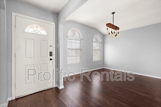 Building Photo - 3308 Catalina Dr