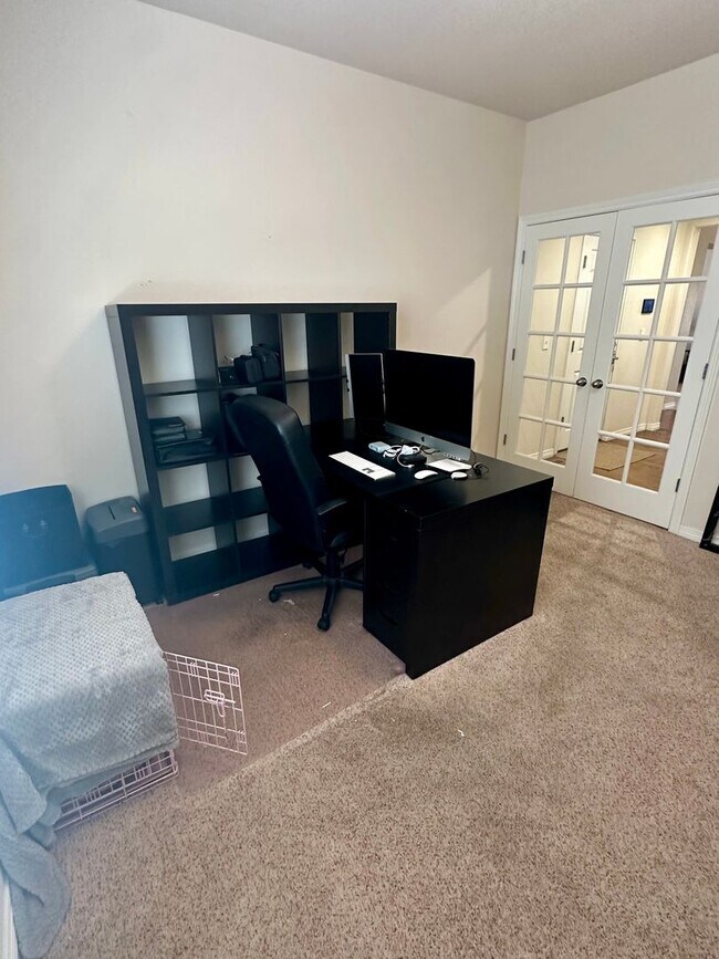 Building Photo - Spacious 5-Bedroom Smart Home Near Peterso...