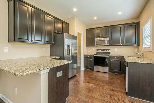 Building Photo - 9576 Rushmore Cir