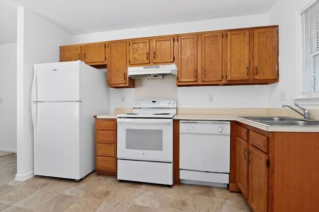 Building Photo - Well-Maintained 2BD/1BA Duplex in Concord, NC!