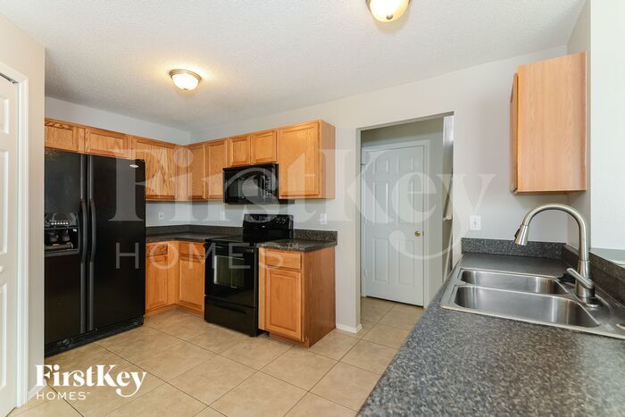 Building Photo - 4022 Banbury Cir