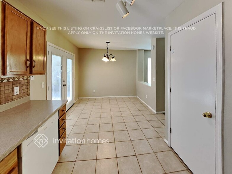 Building Photo - 8719 W Bobby Lopez Dr