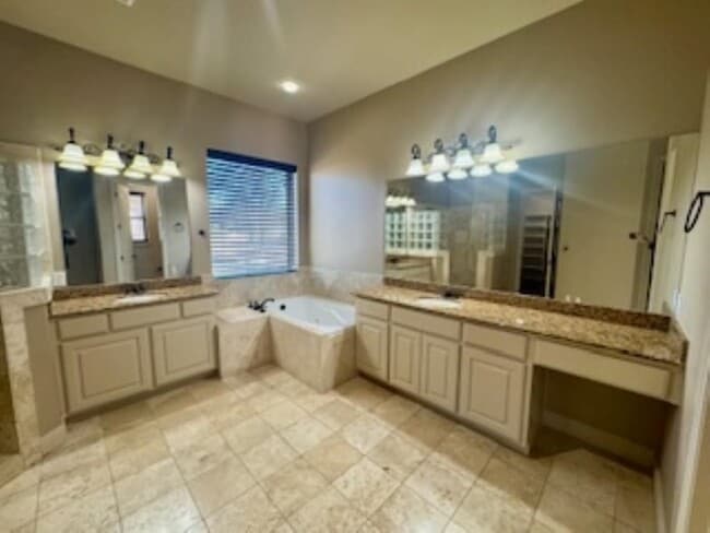 Building Photo - 3327 Bay W Blvd