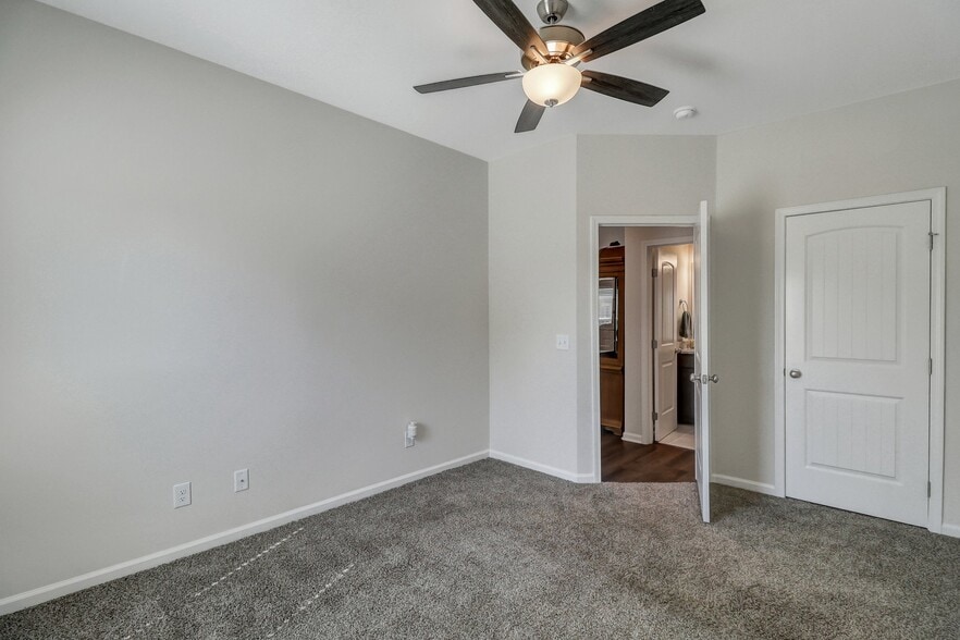 Building Photo - 114 Chalk Farm Way