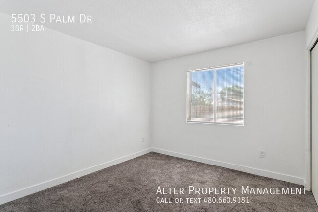Building Photo - 5503 S Palm Dr