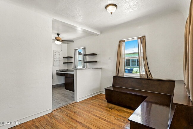 Building Photo - 1313 Ange St