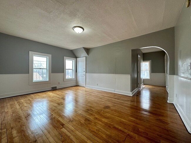 Building Photo - 318 N 27th Ave