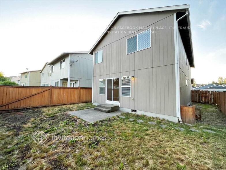 Building Photo - 19420 12th Ave Ct E