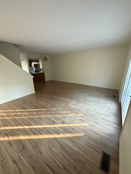 Living Room-2 - 76 Oak Ridge Dr