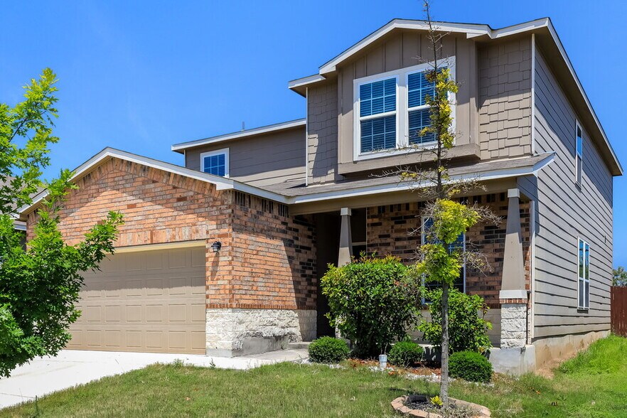 Building Photo - 10502 Castello Canyon