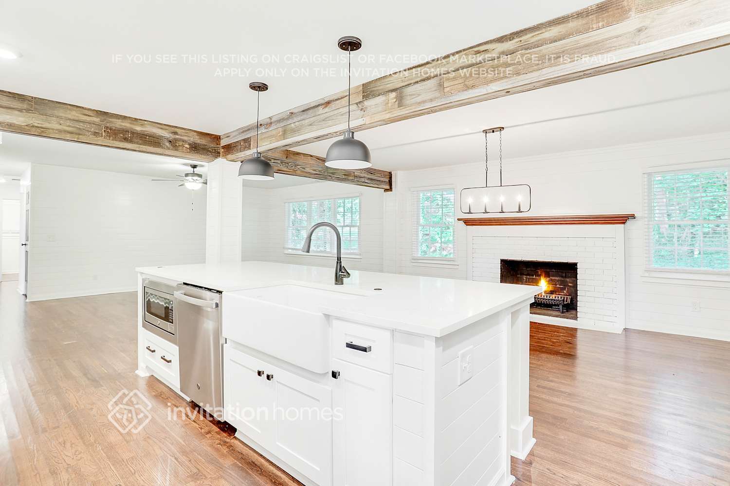 Building Photo - 1748 Pamela Cir SW