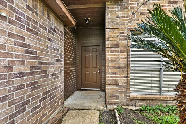 Building Photo - 18023 Lago Forest Dr
