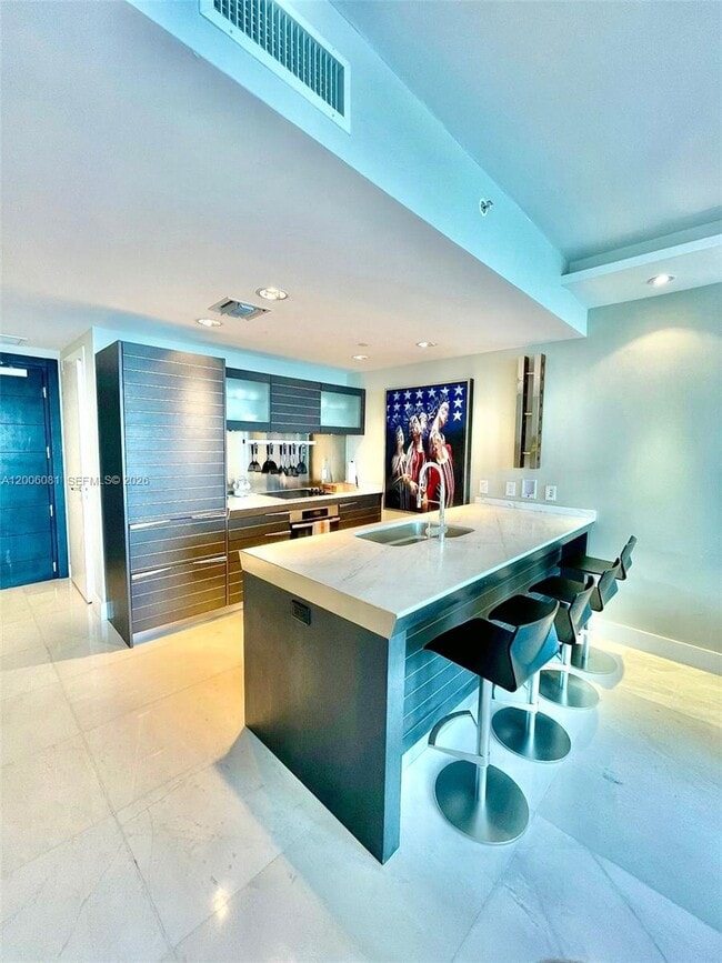 Building Photo - 200 Biscayne Blvd Way