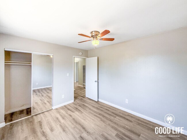 Building Photo - 3BD/1BA Home in Lakeside with In-Unit Laundry & Built-In Closets