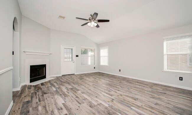 Building Photo - 24918 Oconee Dr