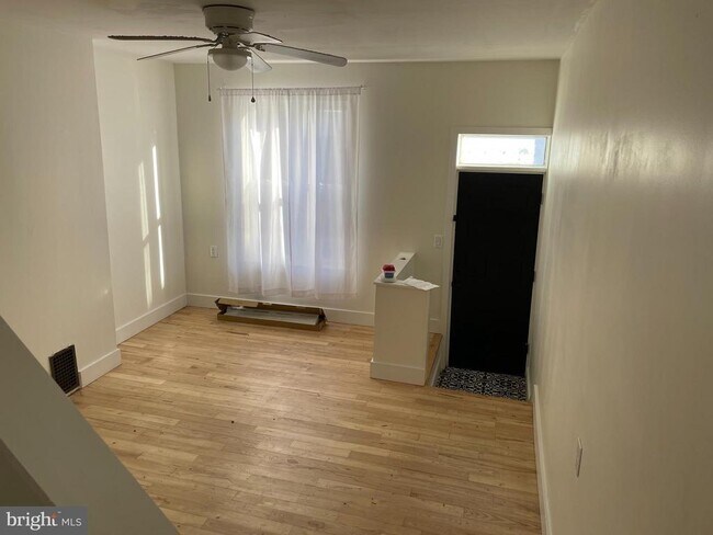 Building Photo - 511 Morse St