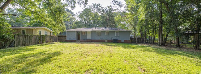 Building Photo - Oak Forest