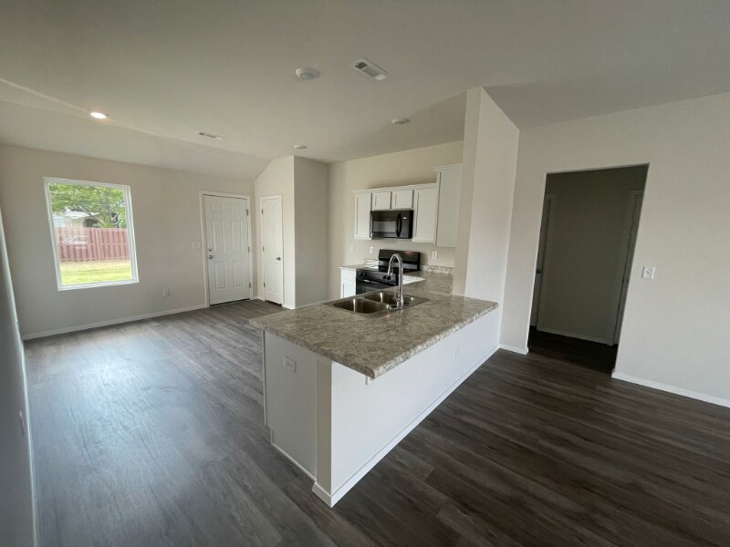 Building Photo - 2609 S Silver St