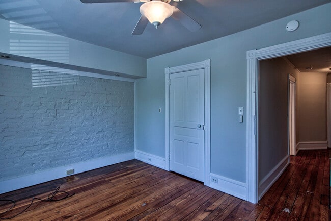 Building Photo - 1115 Frances Ave