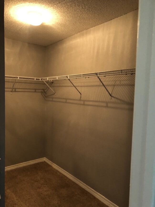 Building Photo - Gulf Breeze - Grand Ridge - 4 bedroom, 2.5...