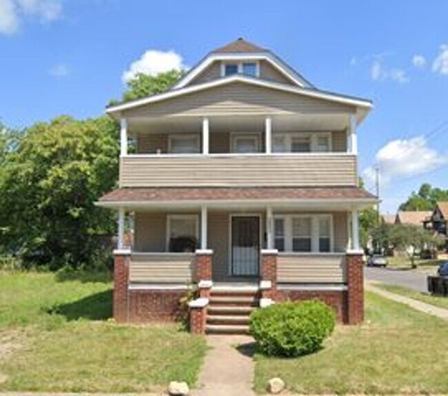 Primary Photo - 2865 Avondale Ave