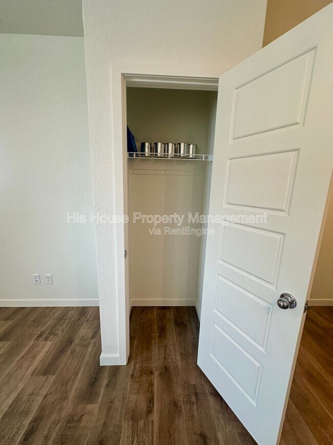 Building Photo - 3957 Pinnacles Ct