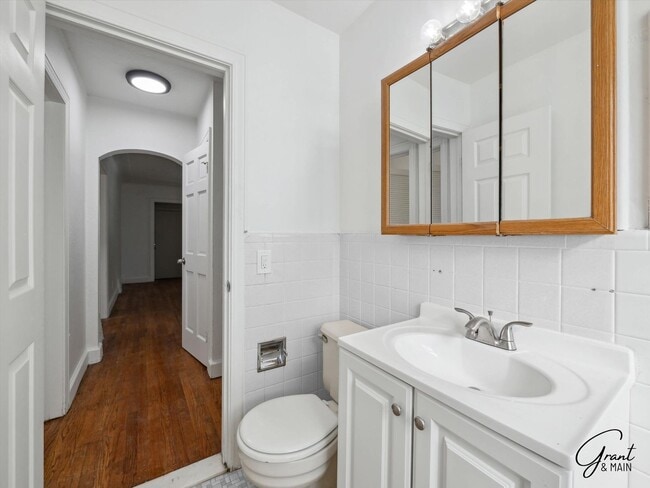 Building Photo - $1300 3 bedroom bungalow