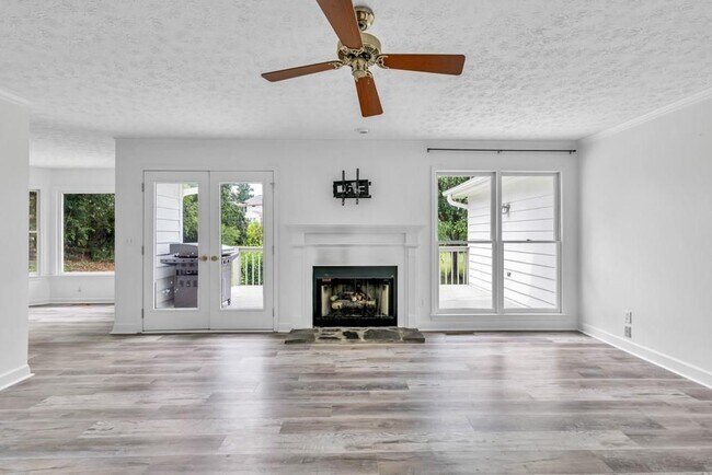 Building Photo - 3590 Canon Creek Dr