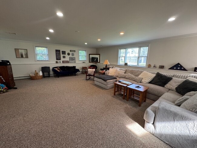 Building Photo - 37 Stoneham Dr