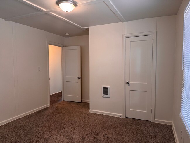 Building Photo - 2 BED, 1 BATH HOME LOCATED IN GREENSBORO