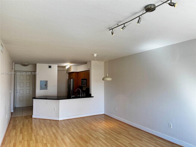 Building Photo - 1830 Radius Dr