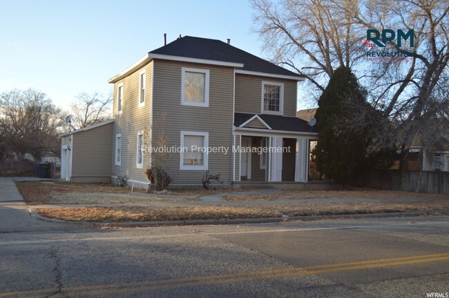 Primary Photo - 3163 Jefferson Ave