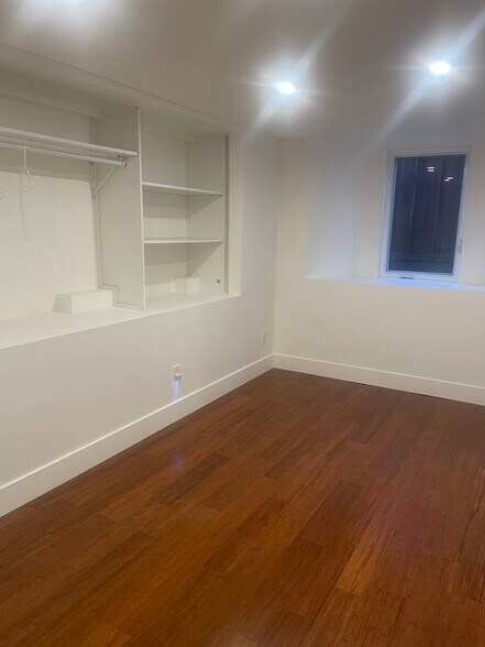 Building Photo - 1453 Hampel St