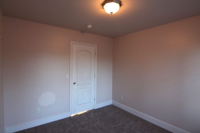 Building Photo - 3BR 2BA Contemporary Living - Meridian