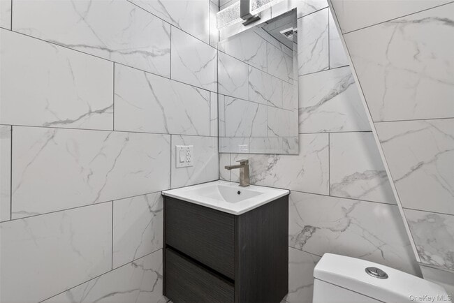 Building Photo - 62 Poplar St