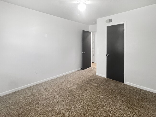 Building Photo - 4533 SW Beta Ave