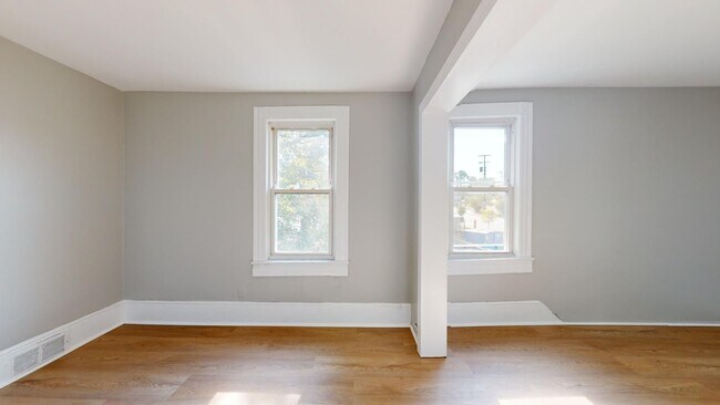 Building Photo - 1371 W 85th St