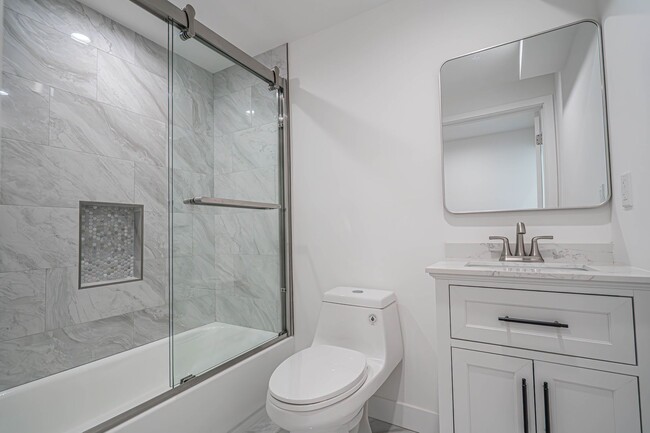 Building Photo - ADU 2 Bedroom for Rent in Sylmar!