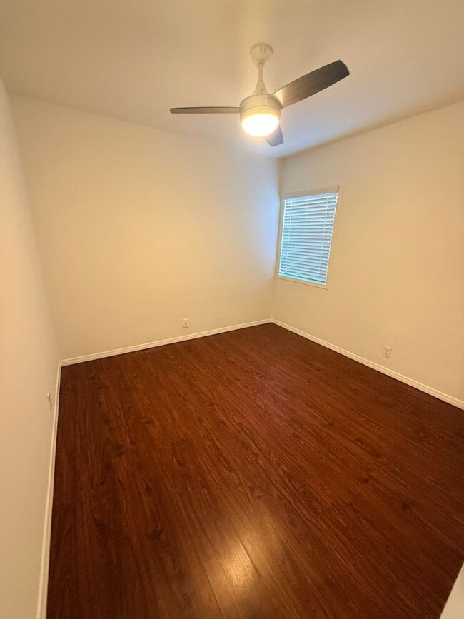 Building Photo - Three bedroom home in Long Beach available to rent now!